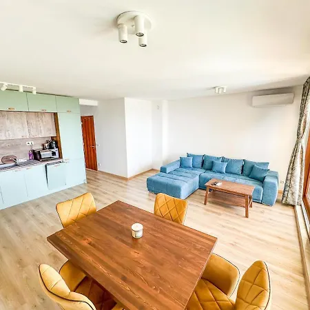 Apartment Queen's Lounge *
