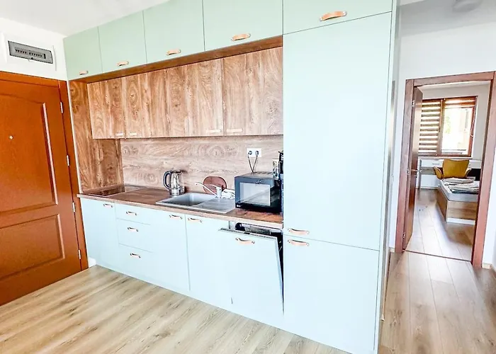 Queen's Lounge Balchik